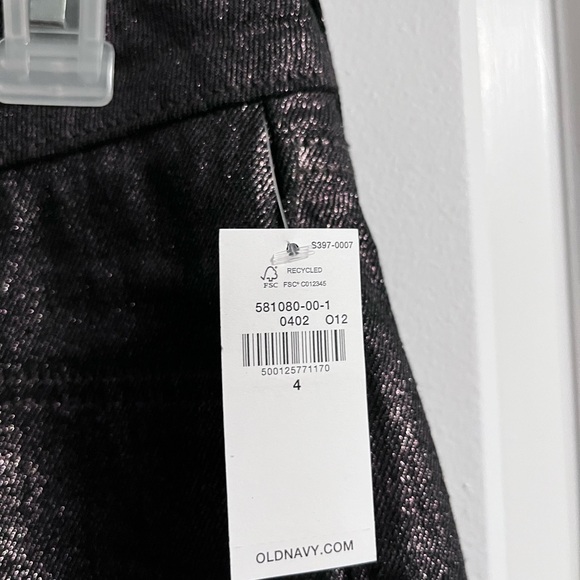Old Navy Women’s Black High-Waisted Shine Jeans - Picture 3 of 9